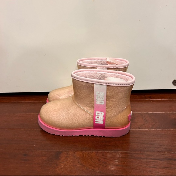 UGG Kids Classic Clear Mini Il boots Waterproof Snow Shoes Pink Combo Size 4 - Picture 2 of 8